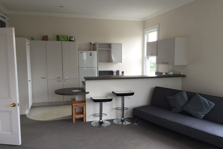 Photo of property in 1/10 Hobson Crescent, Thorndon, Wellington, 6011