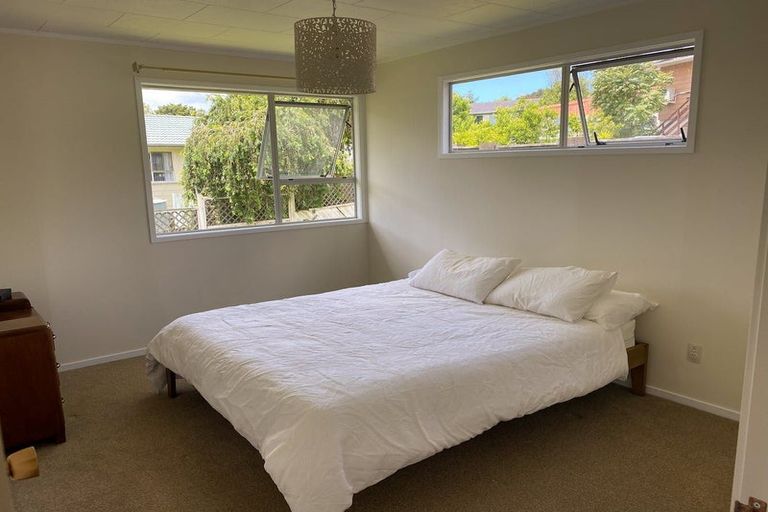 Photo of property in 42 Claverdon Drive, Massey, Auckland, 0614