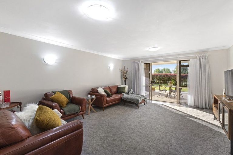 Photo of property in 21 Old Barn Road, Opaheke, Papakura, 2584