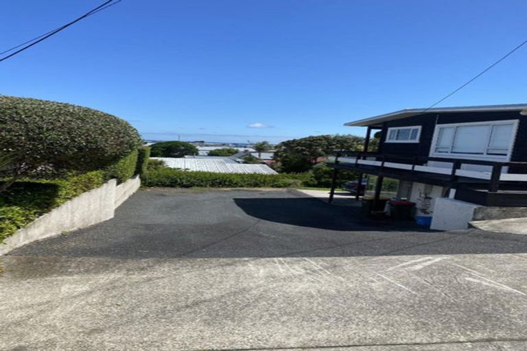 Photo of property in 129 Pendarves Street, New Plymouth, 4312