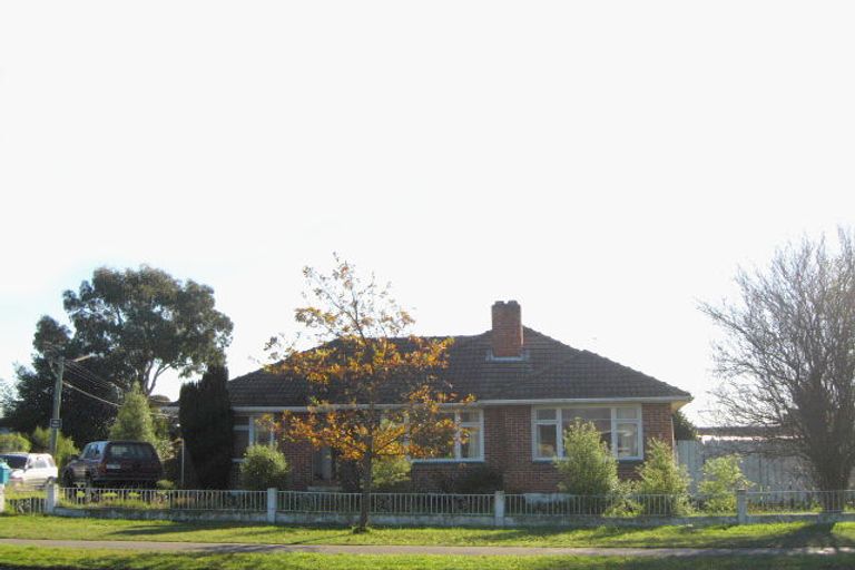 Photo of property in 98 Halswell Road, Hillmorton, Christchurch, 8025