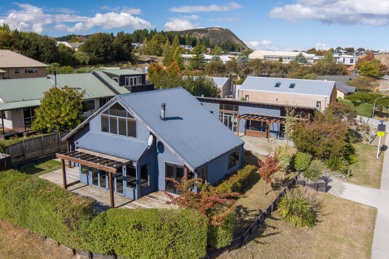 Photo of property in 137 Plantation Road, Wanaka, 9305