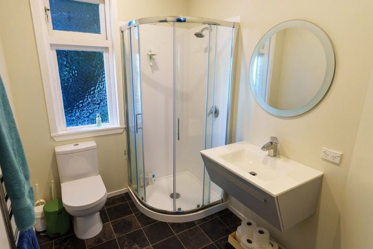 Photo of property in 2/77 Maida Vale Road, Roseneath, Wellington, 6011