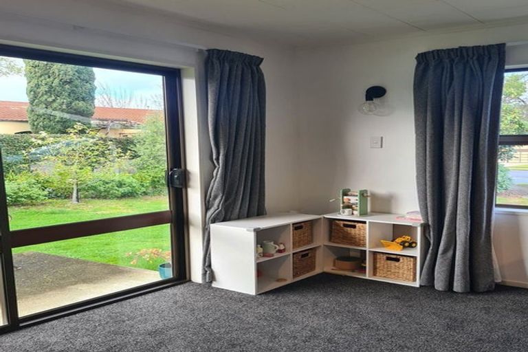 Photo of property in 32 Redwood Grove, Hokowhitu, Palmerston North, 4410