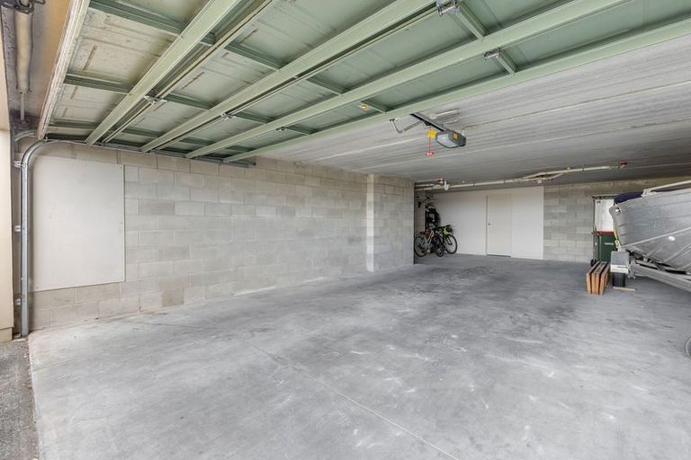 Photo of property in 11/166 Mokoia Road, Chatswood, Auckland, 0626