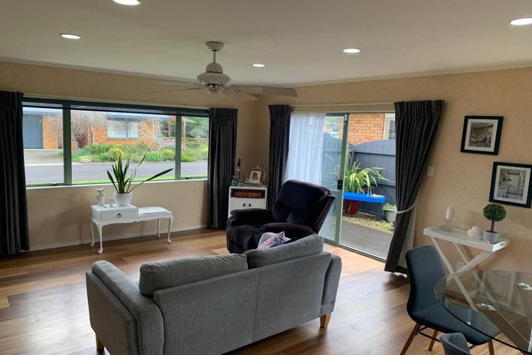 Photo of property in 3 Kimshee Way, Tuakau, 2121
