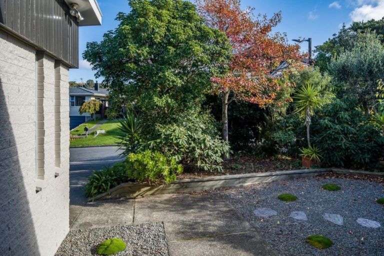 Photo of property in 103 Kahu Road, Paremata, Porirua, 5024