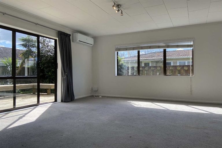 Photo of property in 1/55a Pakuranga Road, Pakuranga, Auckland, 2010