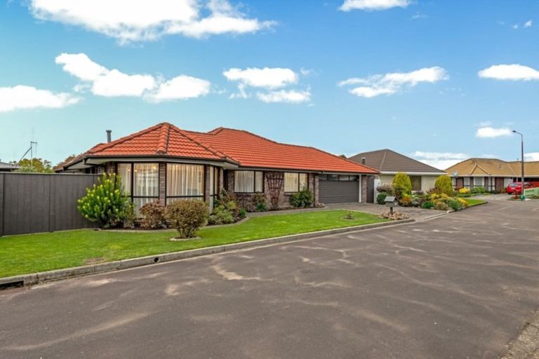 Photo of property in 10 Seville Court, Terrace End, Palmerston North, 4410