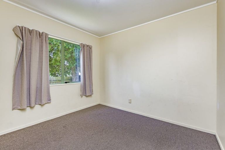 Photo of property in 4/8 Eulogy Place, Randwick Park, Auckland, 2105