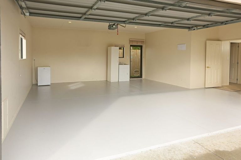 Photo of property in 107a Glendale Road, Glen Eden, Auckland, 0602