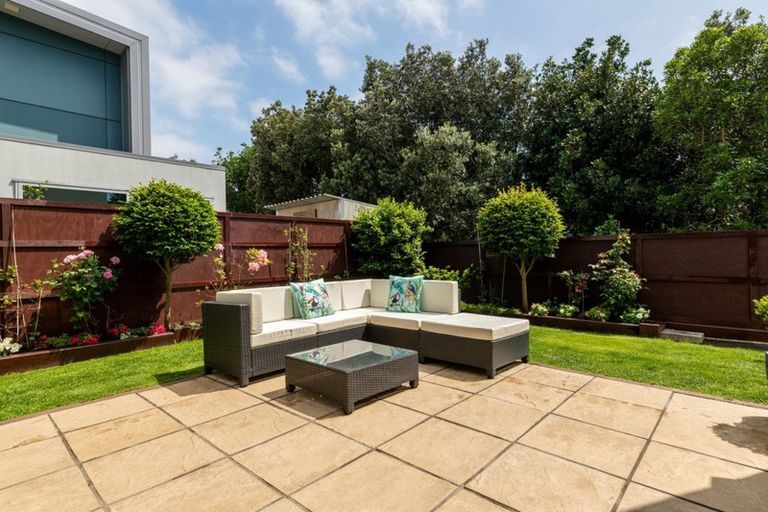 Photo of property in 12 Ella Place, Papamoa Beach, Papamoa, 3118