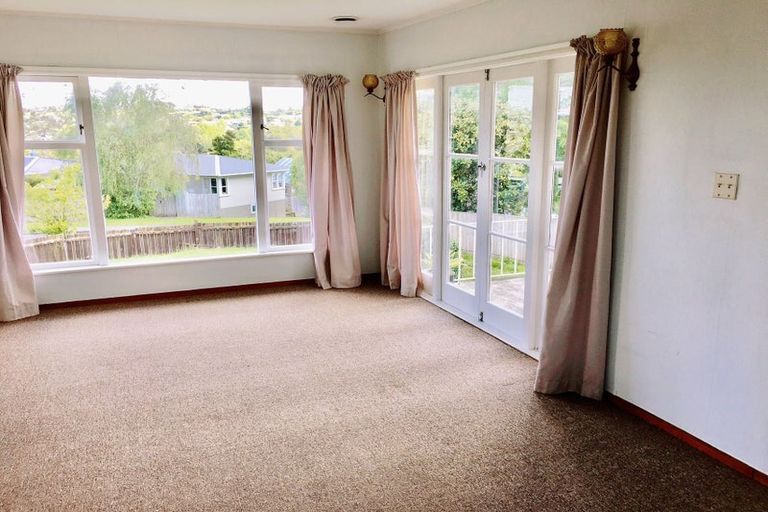 Photo of property in 3 Trinidad Road, Sunnynook, Auckland, 0620
