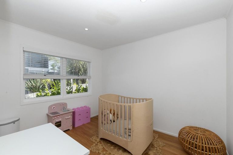 Photo of property in 106 Tiroroa Avenue, Te Atatu South, Auckland, 0610