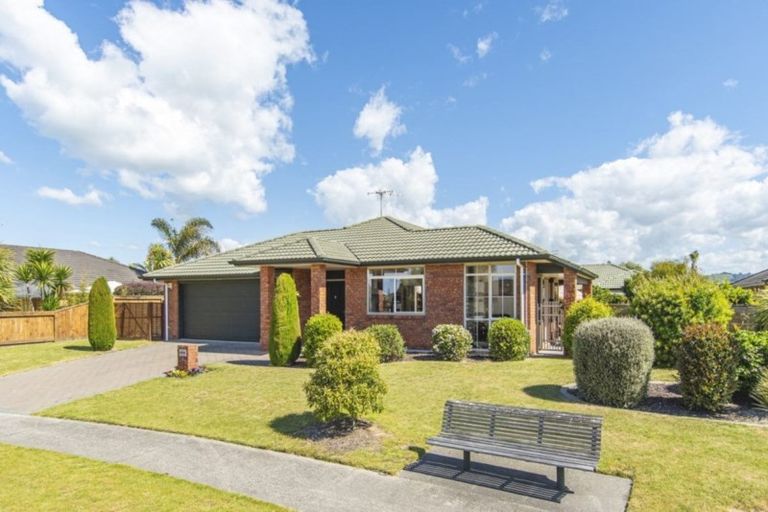 Photo of property in 19 Carrington Drive, Papamoa Beach, Papamoa, 3118