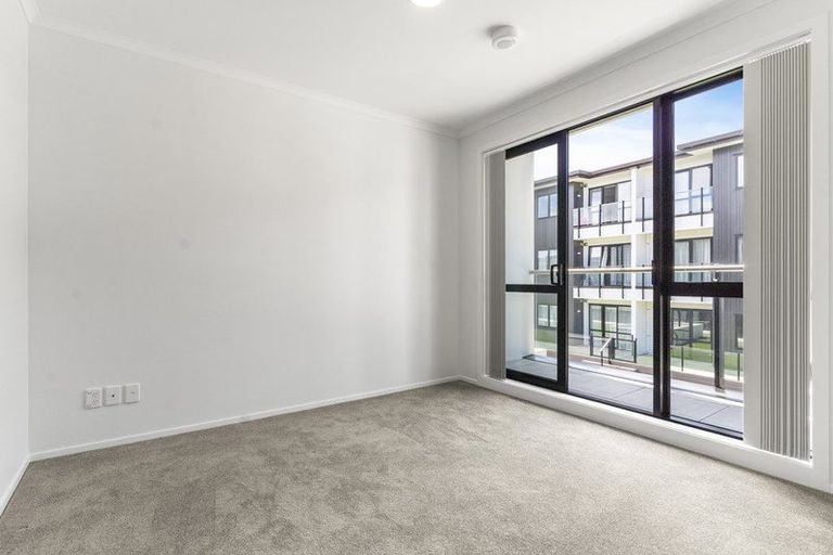 Photo of property in 9/130 Stancombe Road, Flat Bush, Auckland, 2016