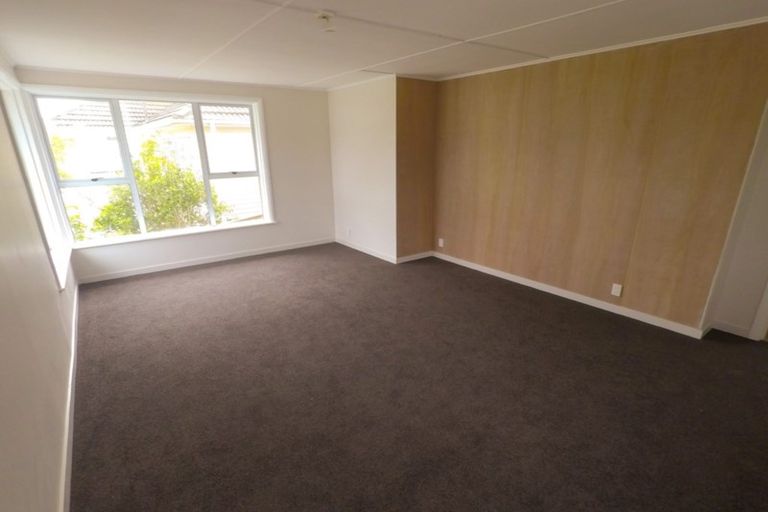 Photo of property in 38 Taylor Terrace, Tawa, Wellington, 5028