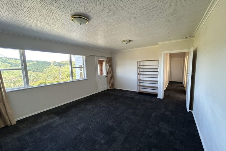 Photo of property in 12 Huntingdon Street, Northland, Wellington, 6012