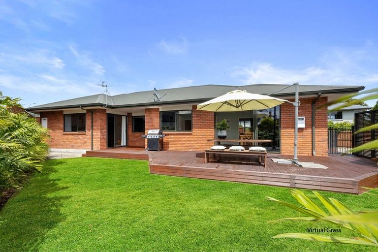 Photo of property in 176a Heta Road, Highlands Park, New Plymouth, 4312