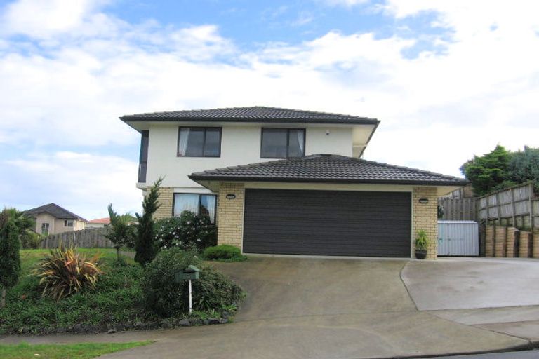 Photo of property in 3 Pistachio Place, Goodwood Heights, Auckland, 2105