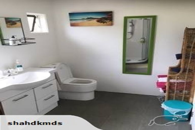 Photo of property in 21 Sispara Place, Beach Haven, Auckland, 0626