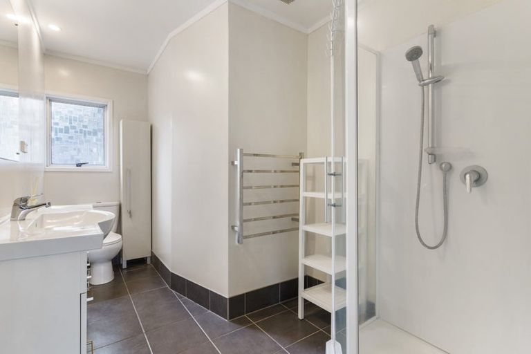 Photo of property in 1/25 Imogene Way, Half Moon Bay, Auckland, 2012