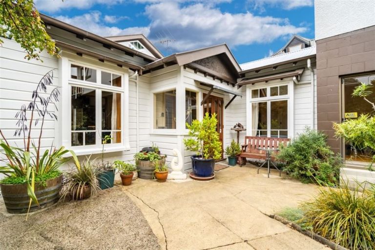 Photo of property in 32 City Road, Roslyn, Dunedin, 9010