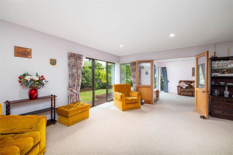 Photo of property in 81 Apsley Drive, Avonhead, Christchurch, 8042