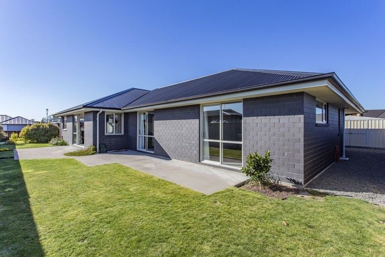 Photo of property in 20 Awa Place, Rangiora, 7400