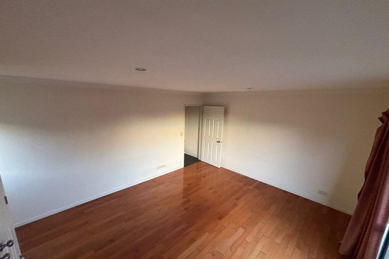 Photo of property in 27 Mariners View Road, Beach Haven, Auckland, 0626