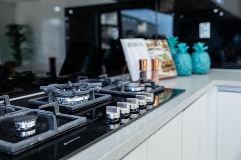 Photo of property in 14 San Casello Rise, Henderson, Auckland, 0612