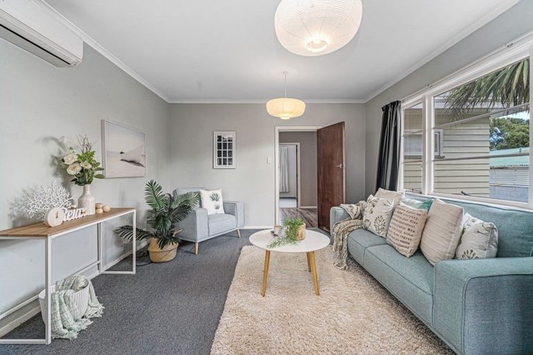 Photo of property in 35 Kiharoa Street, Otaki Beach, Otaki, 5512