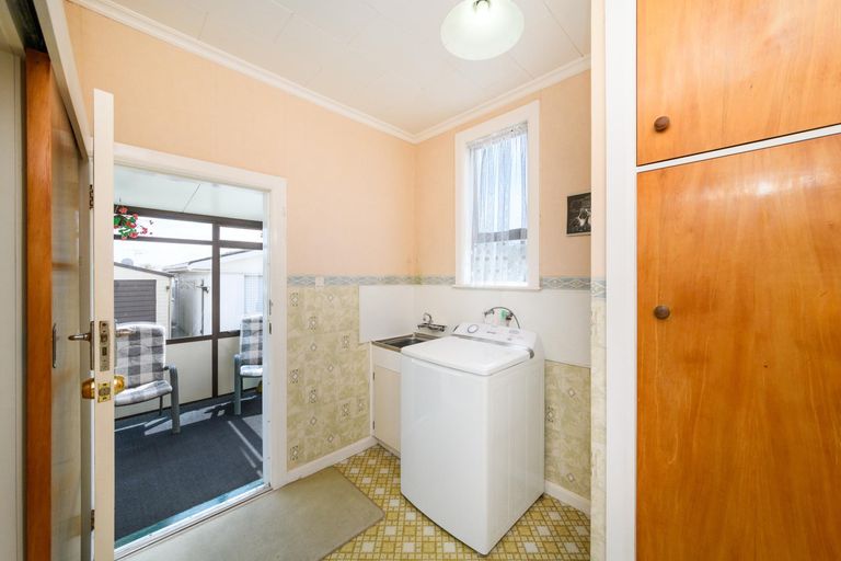 Photo of property in 25 Puriri Terrace, Roslyn, Palmerston North, 4414