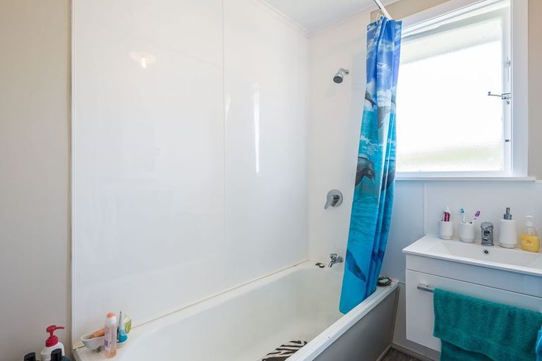 Photo of property in 141a-d Bedford Street, Cannons Creek, Porirua, 5024