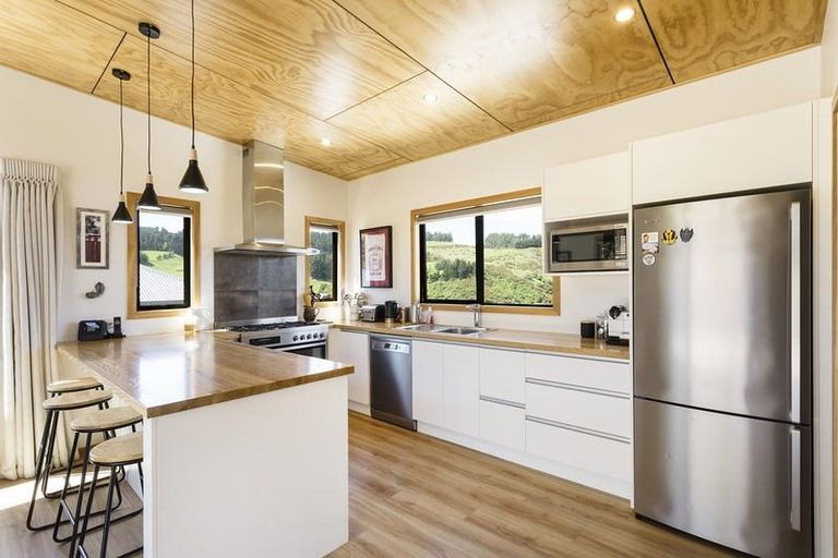 Photo of property in 16 Glendermid Close, Sawyers Bay, Port Chalmers, 9023