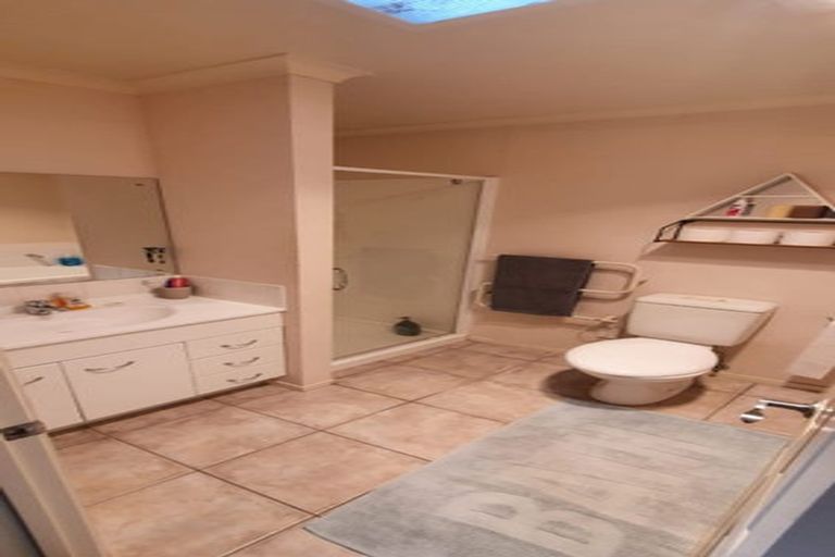 Photo of property in 7 Richard Hill Close, Fairview Heights, Auckland, 0632