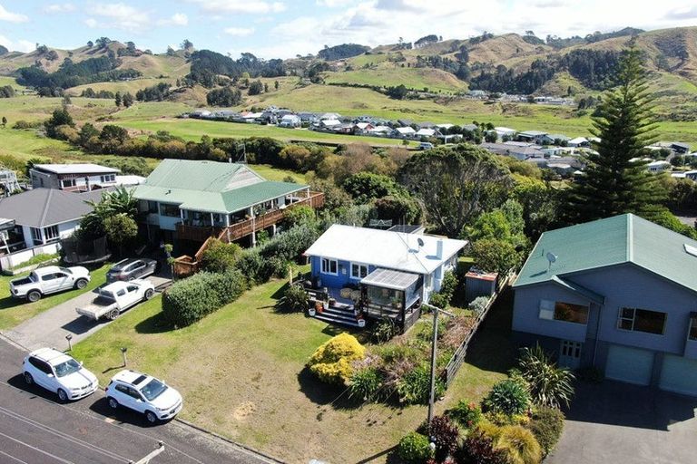 Photo of property in 22 The Crescent, Waihi Beach, 3611