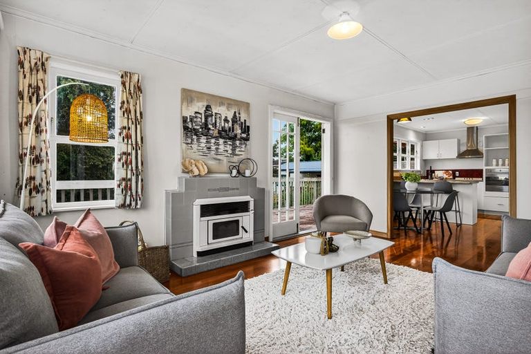 Photo of property in 49 Tiroroa Avenue, Te Atatu South, Auckland, 0610