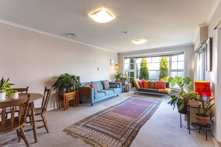 Photo of property in 1/1a Thorrington Road, Cashmere, Christchurch, 8022