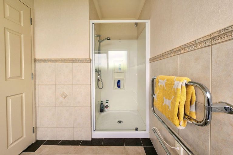 Photo of property in 47 William Gamble Drive, Greenhithe, Auckland, 0632