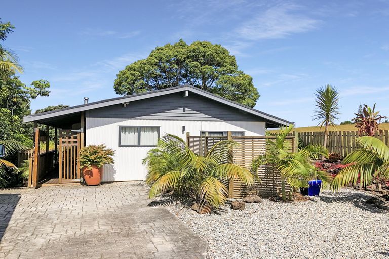 Photo of property in 35 Skudders Beach Road, Kerikeri, 0294