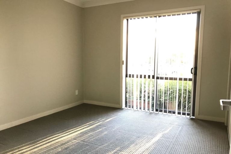 Photo of property in 2/132 Stancombe Road, Flat Bush, Auckland, 2016