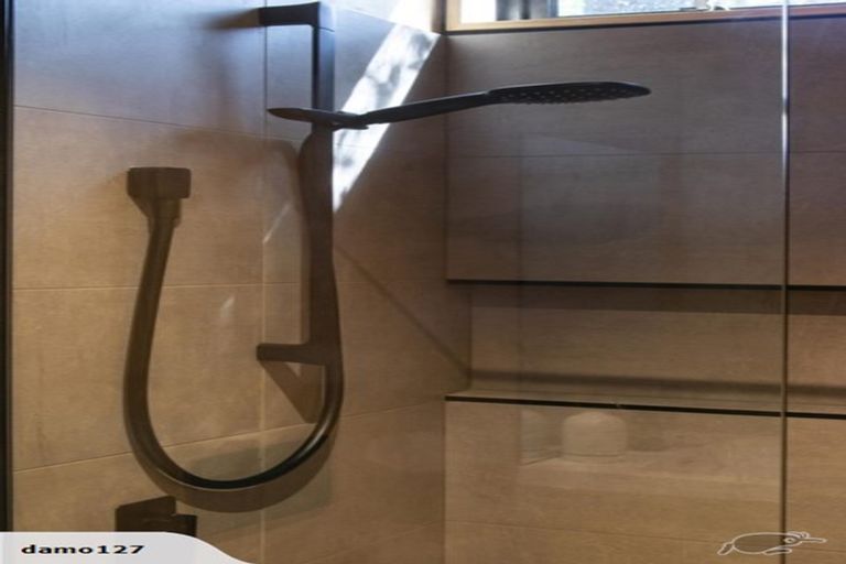 Photo of property in 3 George Avenue, Herald Island, Auckland, 0618