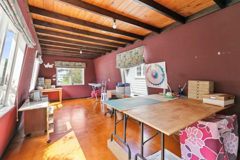 Photo of property in 4 Nicholson Road, Khandallah, Wellington, 6035