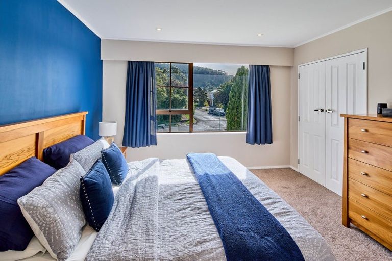 Photo of property in 8 Balliol Drive, Tawa, Wellington, 5028