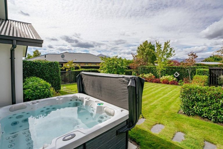 Photo of property in 1 Finch Street, Albert Town, Wanaka, 9305