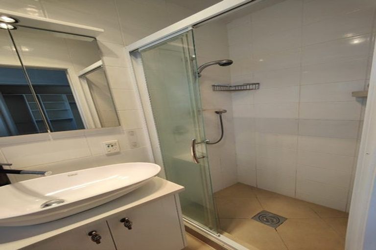 Photo of property in 5 Stansfield Place, Sunnyhills, Auckland, 2010