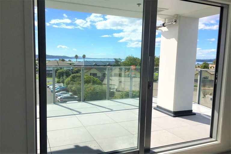 Photo of property in Bella Vista, 3g/84 Gunner Drive, Te Atatu Peninsula, Auckland, 0610