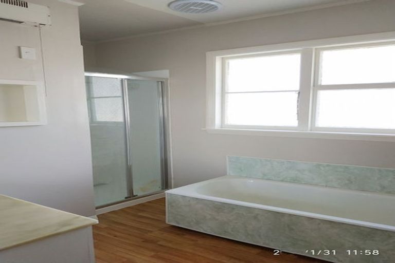 Photo of property in 147 Avonhead Road, Avonhead, Christchurch, 8042