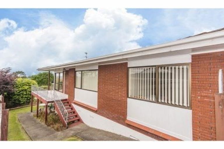 Photo of property in 2/75a West Coast Road, Glen Eden, Auckland, 0602